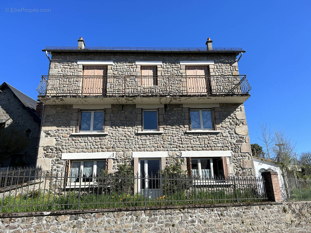 Maison à SORNAC