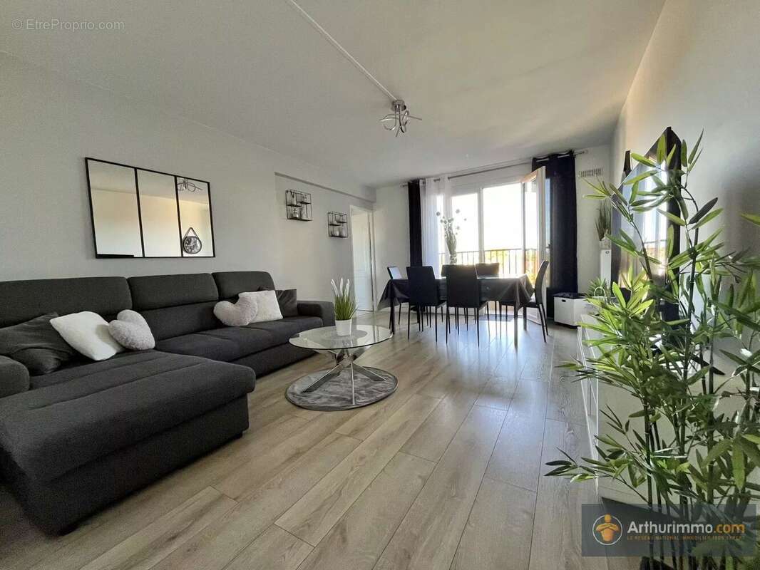 Appartement à LIVRY-GARGAN
