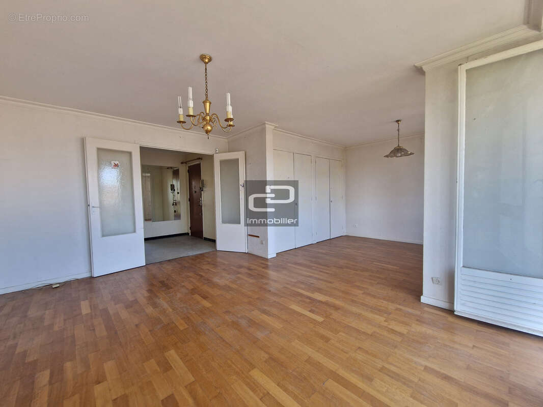 Appartement à COUZON-AU-MONT-D'OR