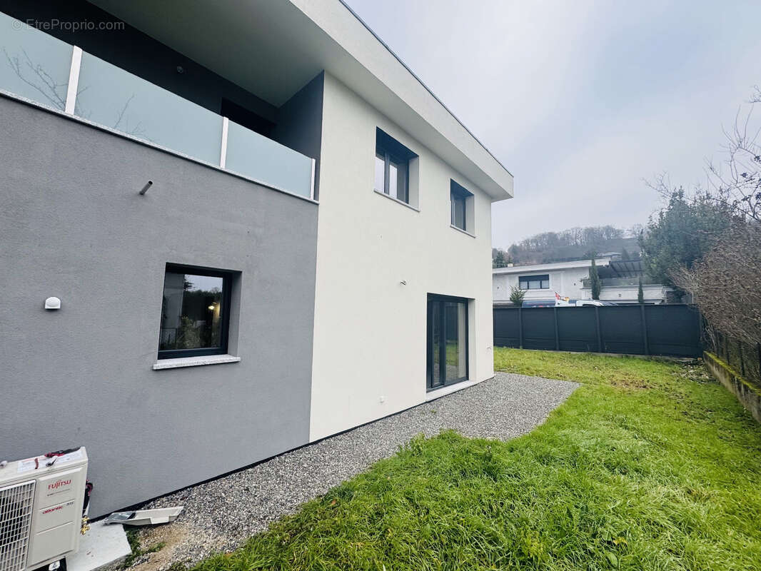 Maison à VETRAZ-MONTHOUX