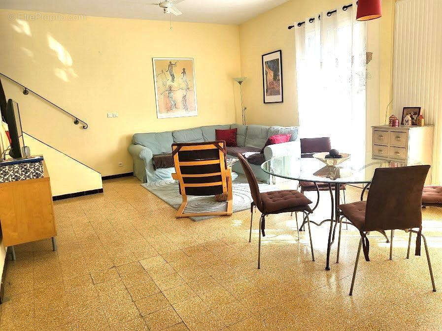 Maison à MONTAGNAC