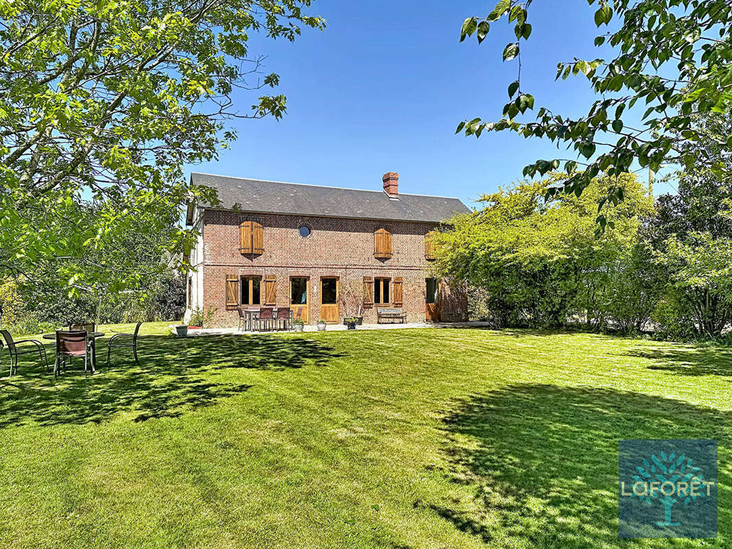 Maison à MENNEVAL