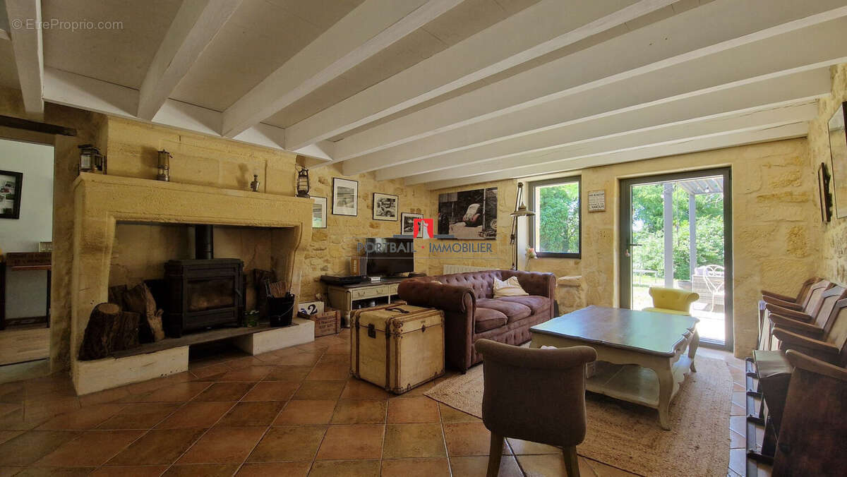 Maison 207 m² à Saint-Andre-De-Cubzac  - photo 6