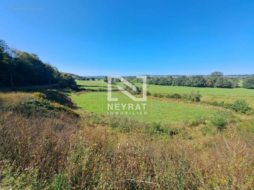 Maison à SAINT-LEGER-DU-BOIS