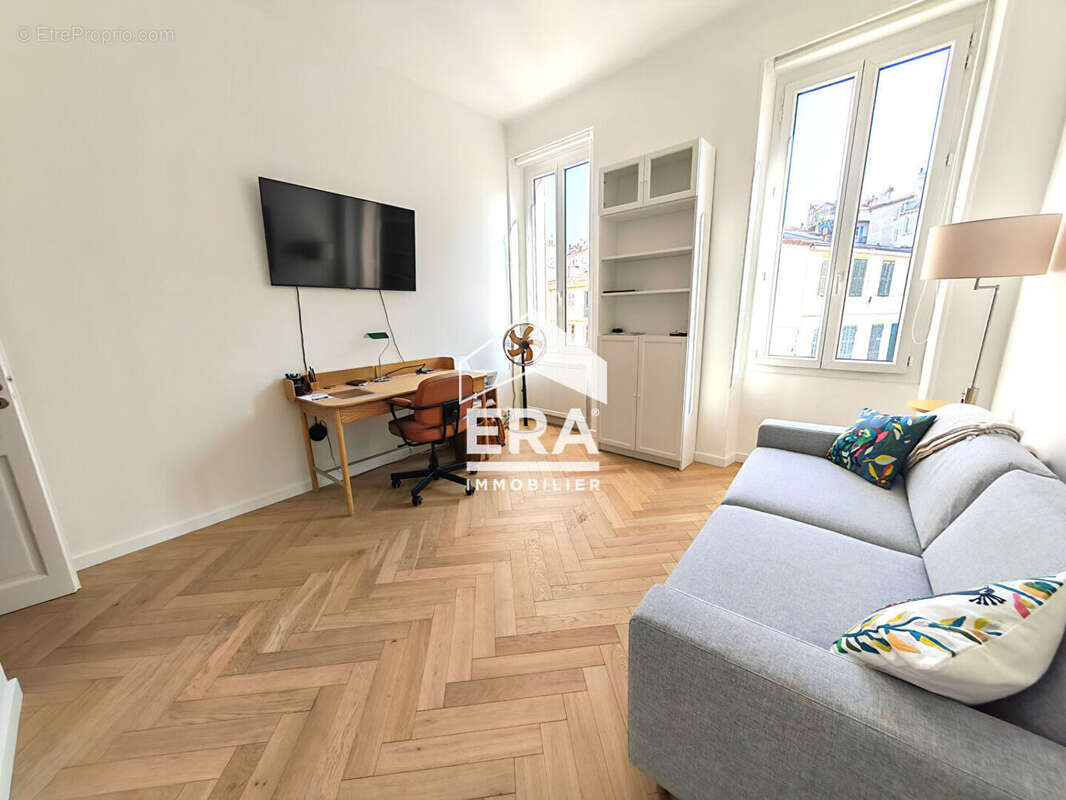 Appartement à MARSEILLE-5E