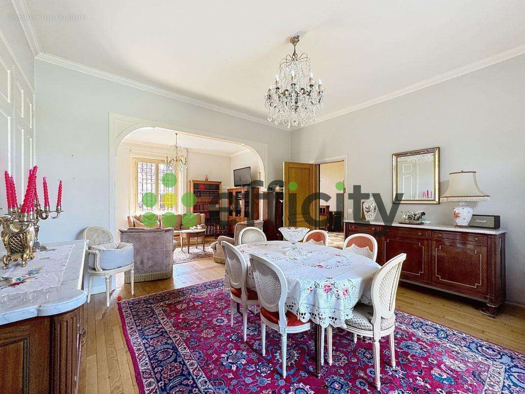 Maison à LUMIGNY-NESLES-ORMEAUX