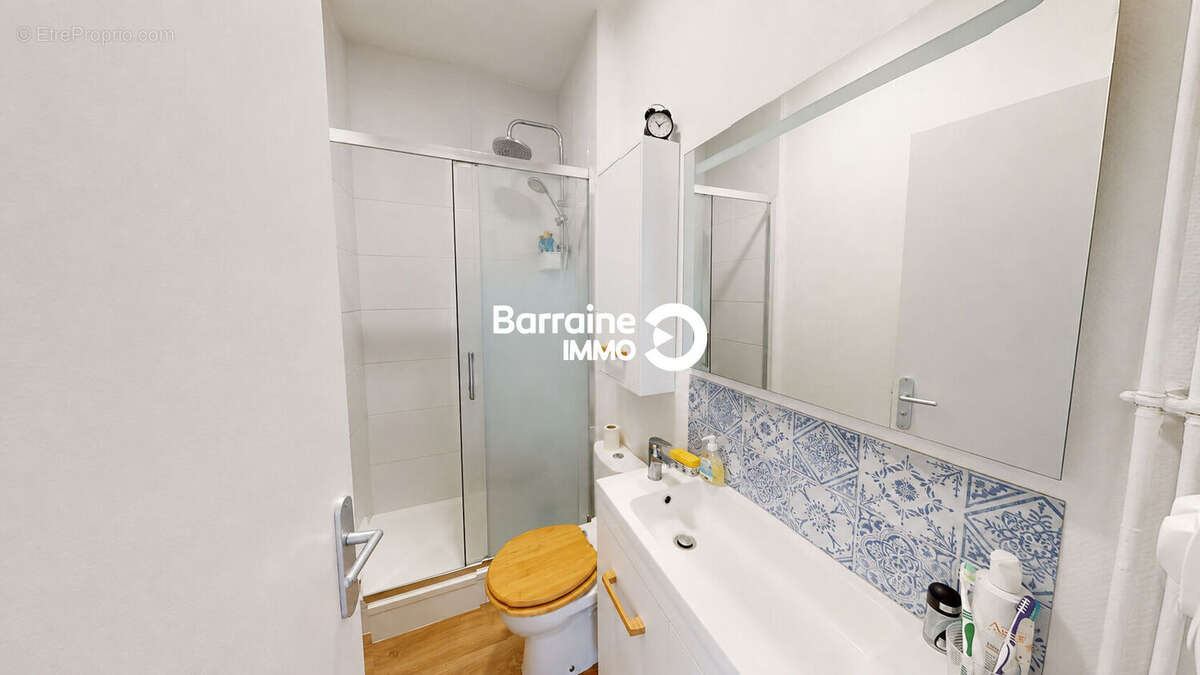 Exclusivité à Brest Centre Ville - Charmant T2 lumineux au dernier étage ! - photo 9