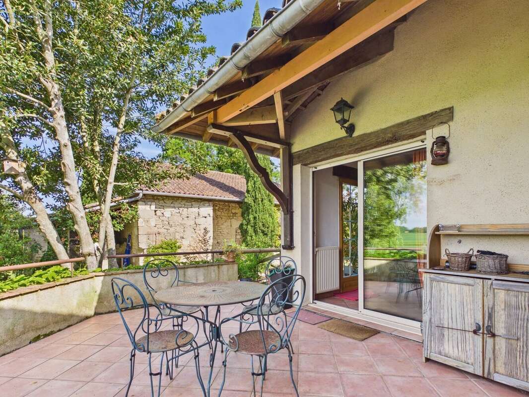 Maison à LAUZUN