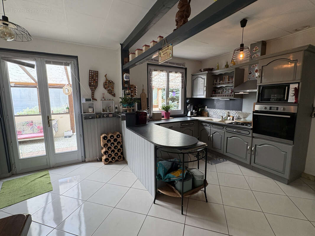 Maison à SAINT-REMY-SOUS-BARBUISE