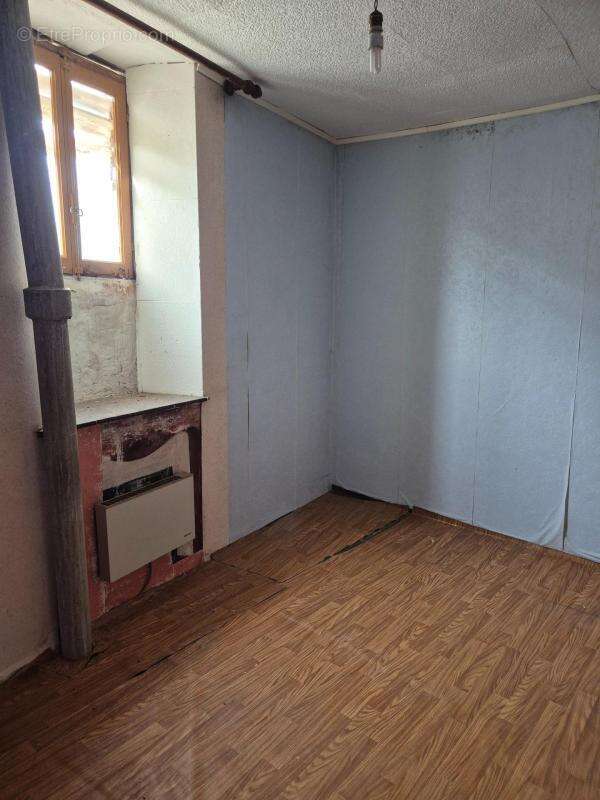 Maison à PEPIEUX