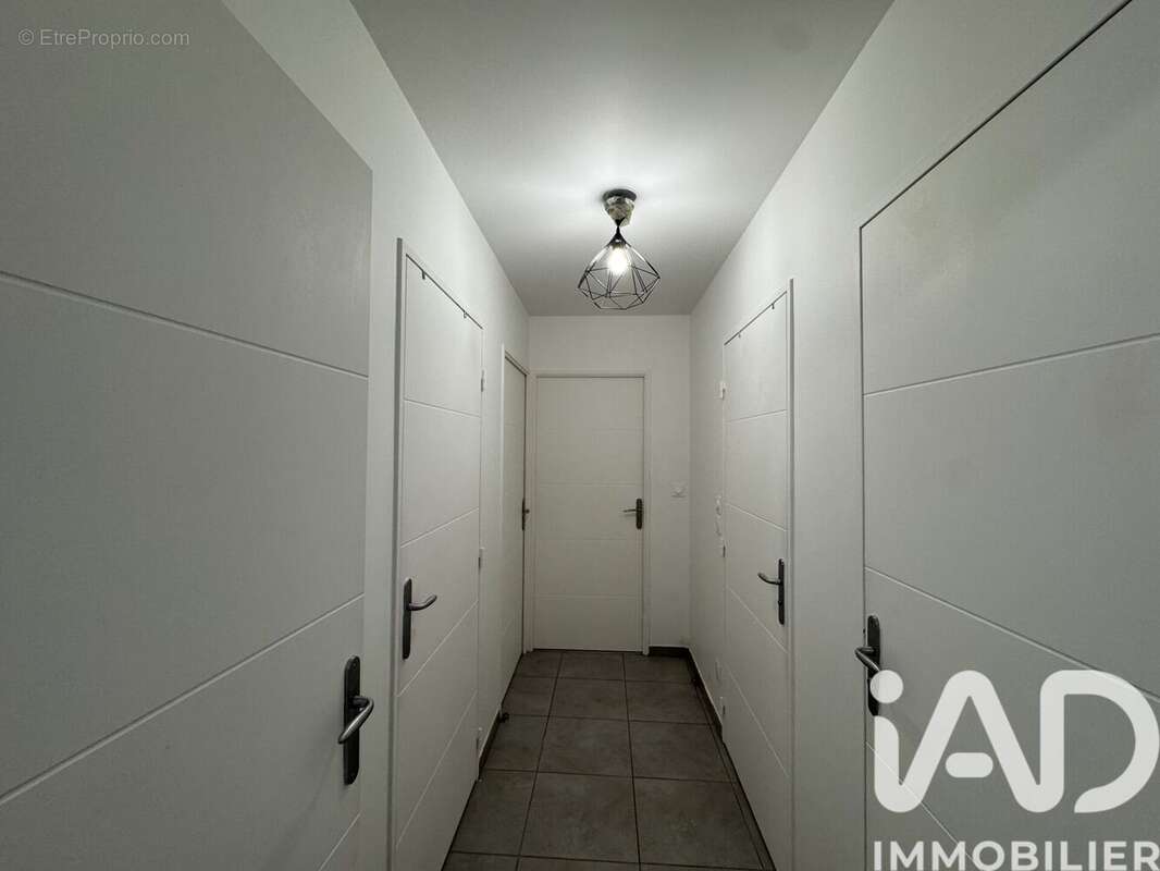 Photo 7 - Appartement à VILLEURBANNE