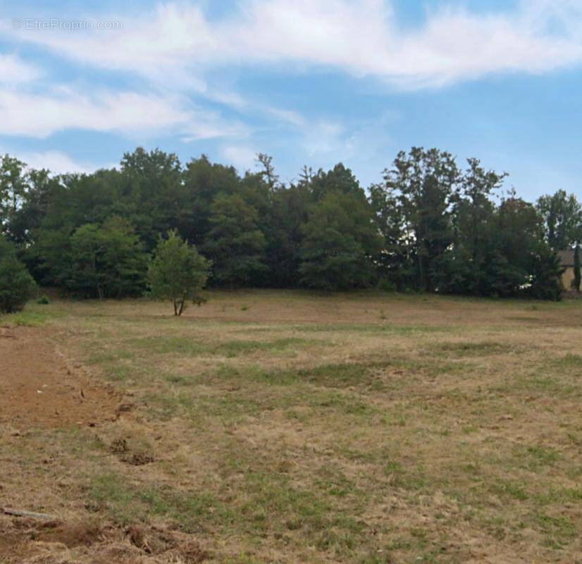 Terrain à SARLAT-LA-CANEDA
