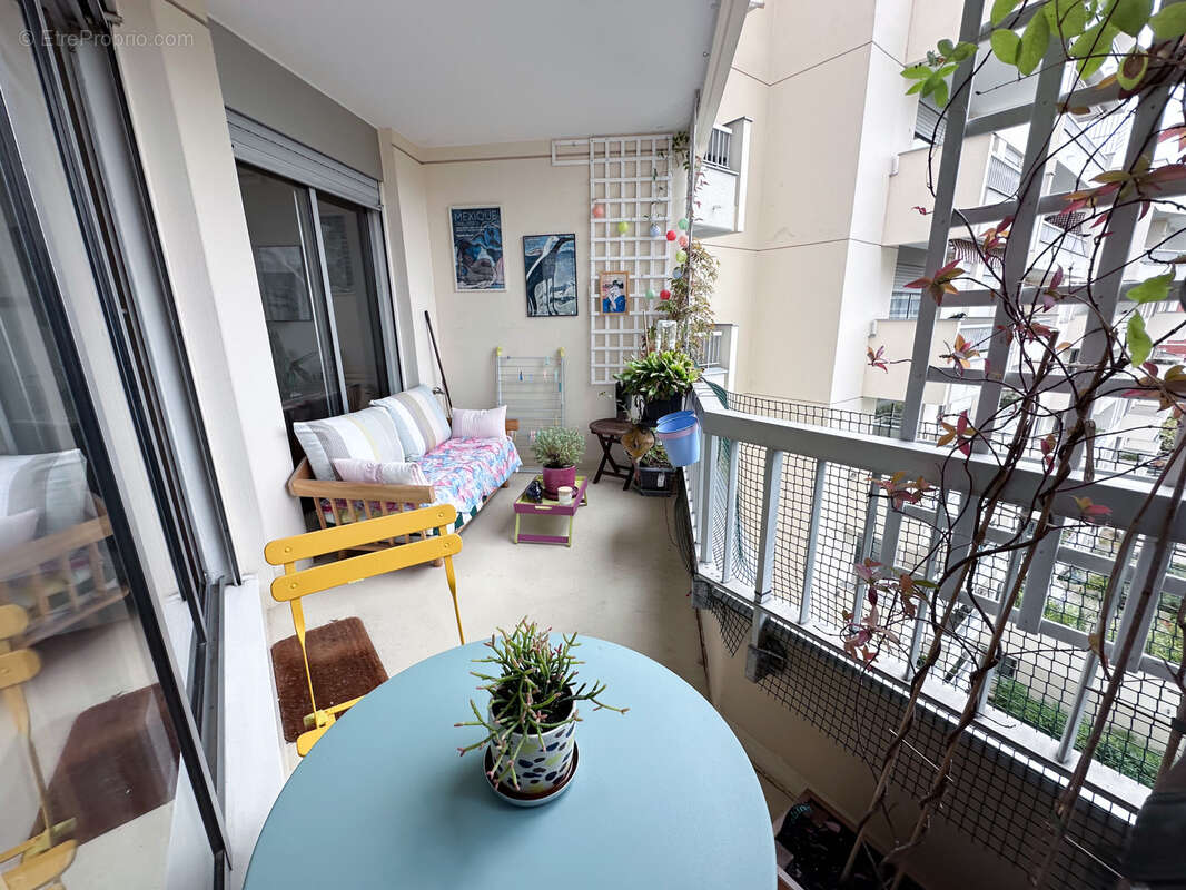 Appartement à COURBEVOIE