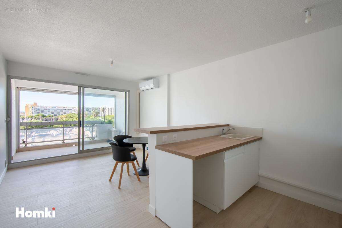 Appartement à MAUGUIO