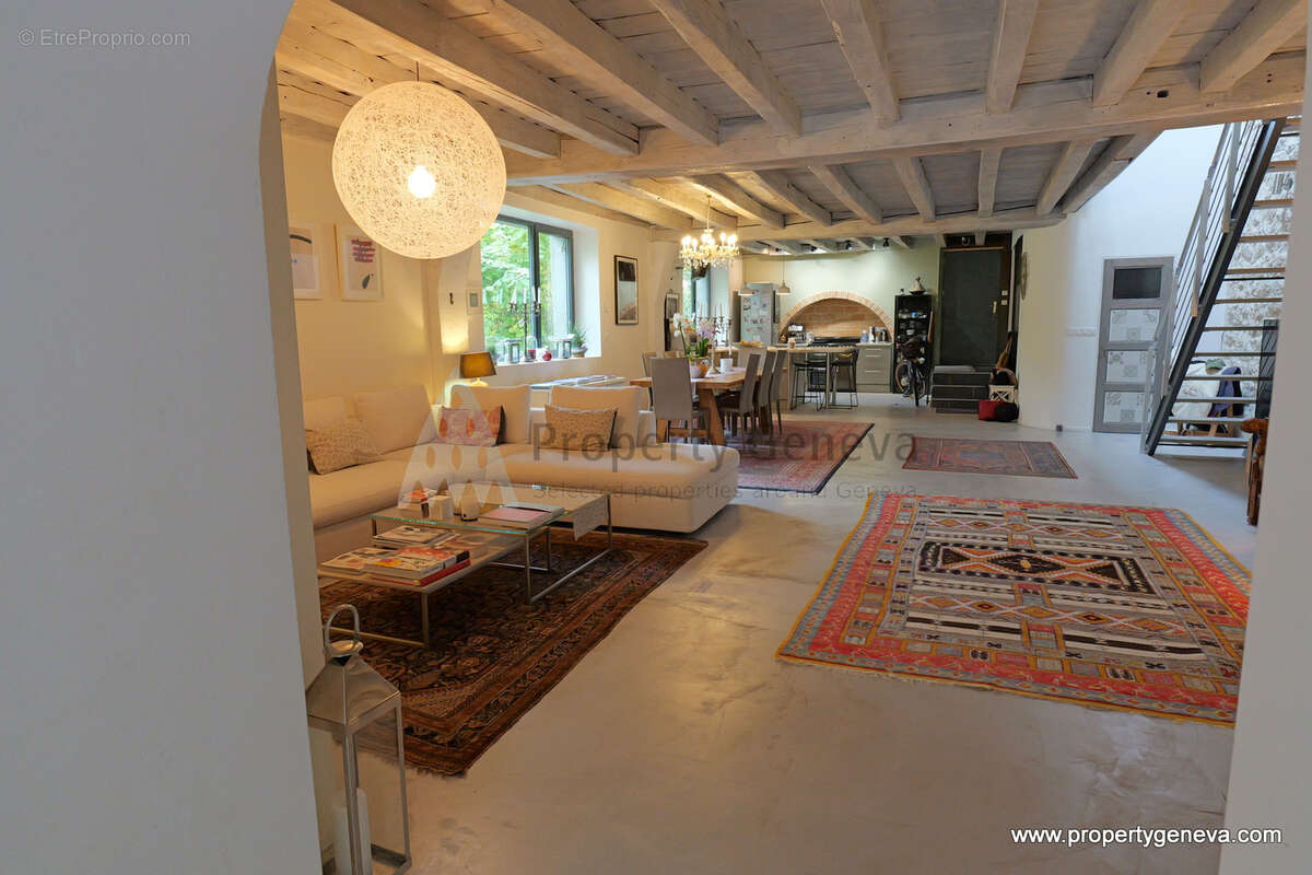 Maison à PREVESSIN-MOENS