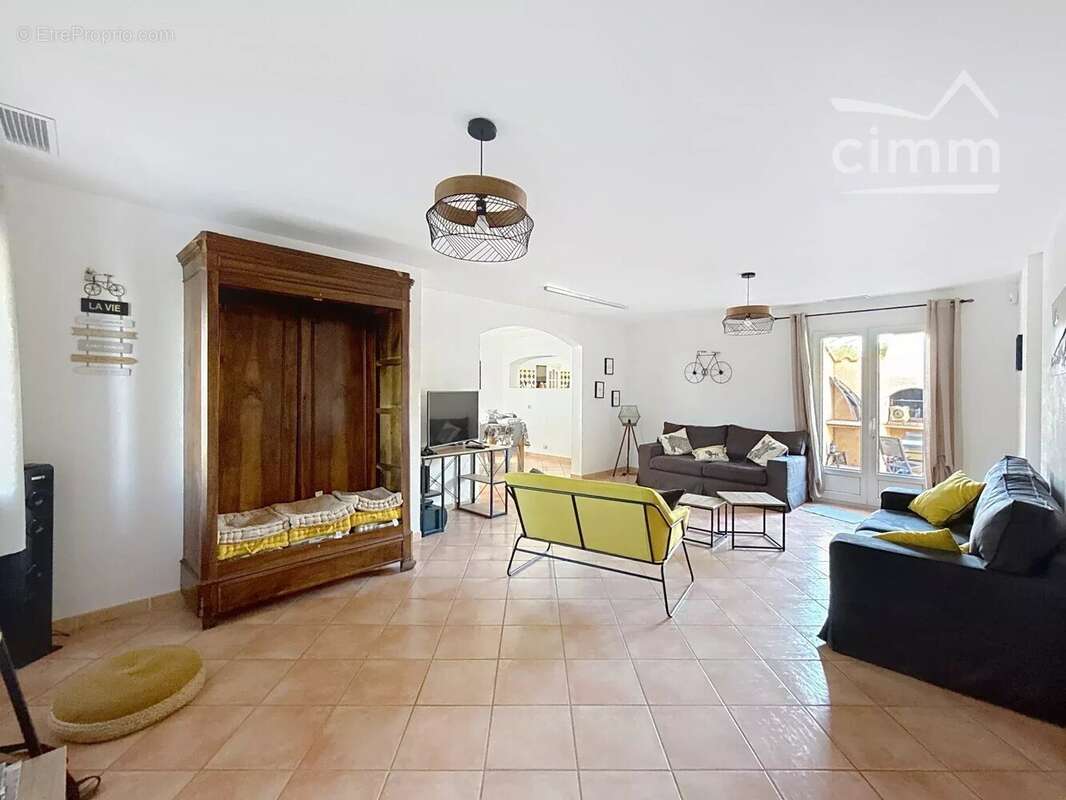 Villa de plain pied avec 4 chambres et proche du centre ville - photo 5