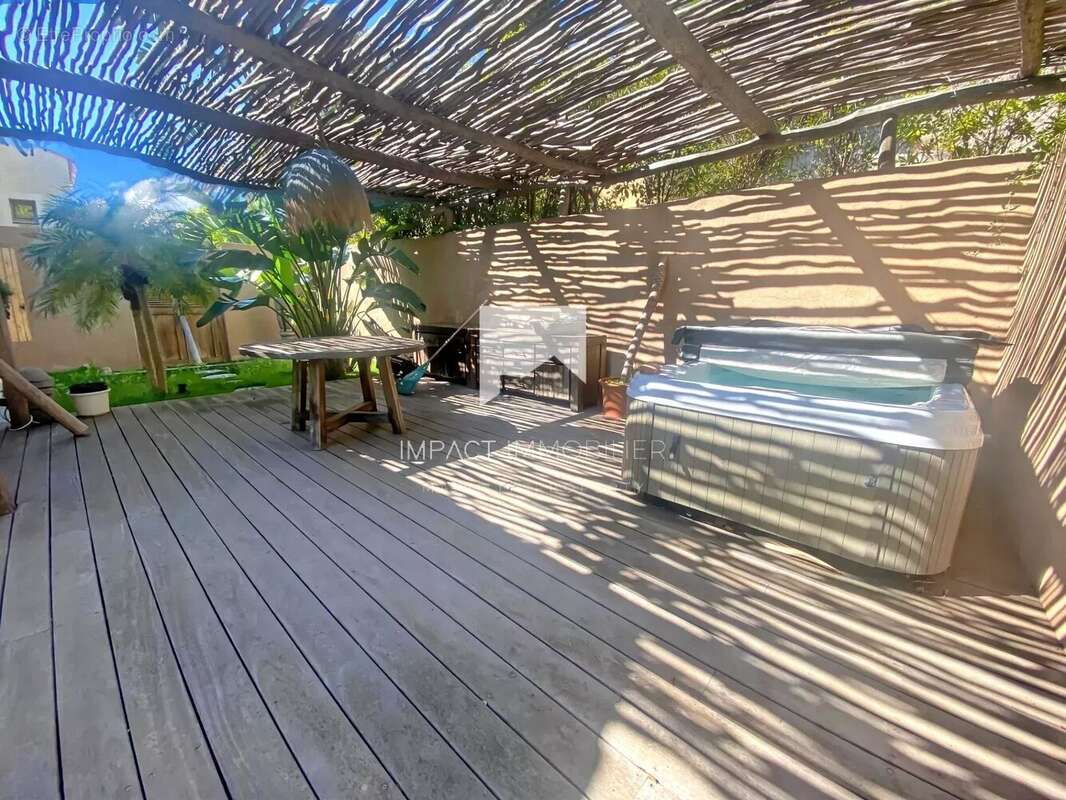 Maison à LA LONDE-LES-MAURES