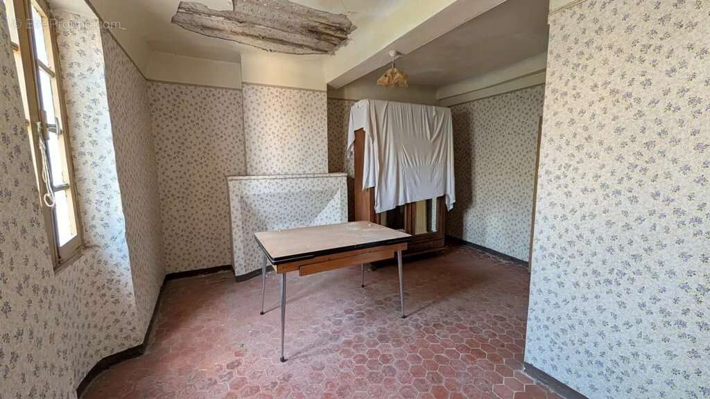 MONTFORT SUR ARGENS Double maison de village à rénover avec jardin non attenant - photo 5