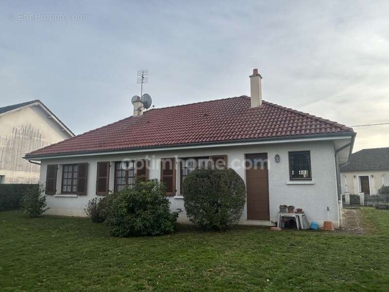 Maison à PEYRAT-DE-BELLAC