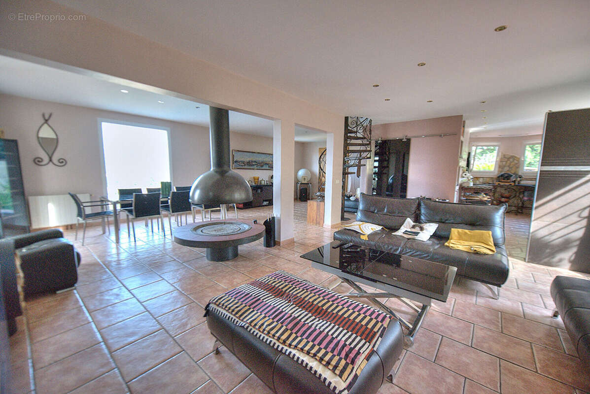 Saint raphael villa 5 pieces vue tres degagee provencale - photo 8