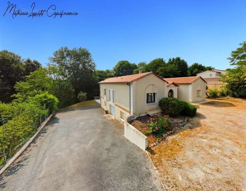Maison à COULOUNIEIX-CHAMIERS