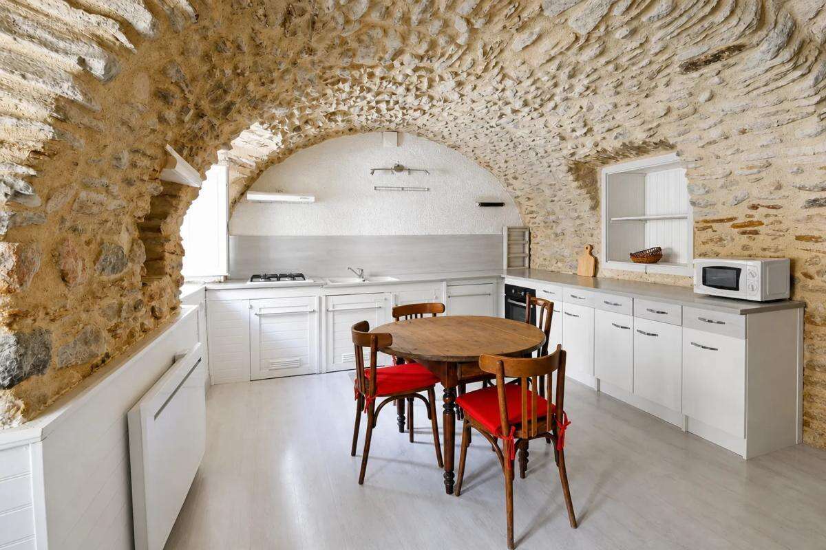 Maison de 7 pièces de 220 m² situé au Martinet - photo 8