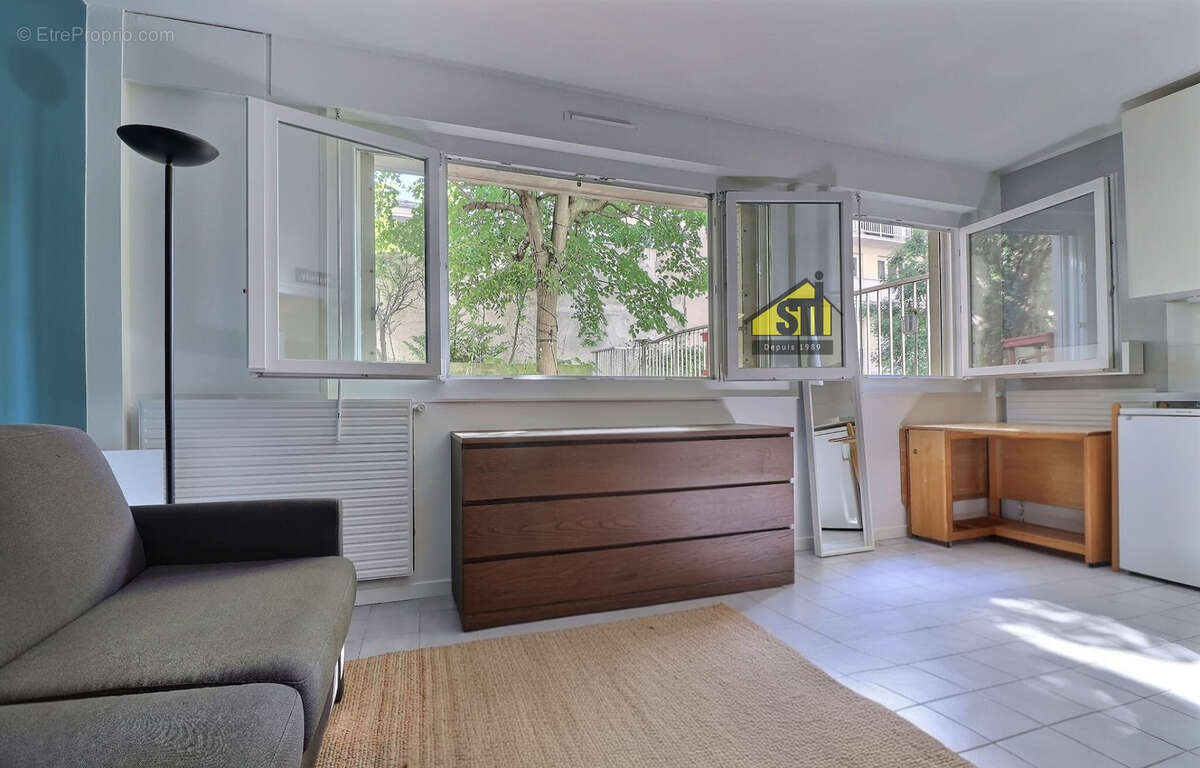 Appartement à PARIS-14E