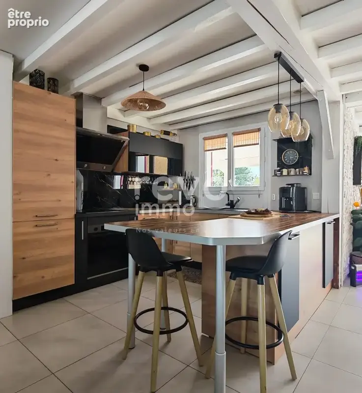 Le Plantay  Maison 133 m²  Piscine, 4 chambres, garage  Terrain 976 m² - photo 7