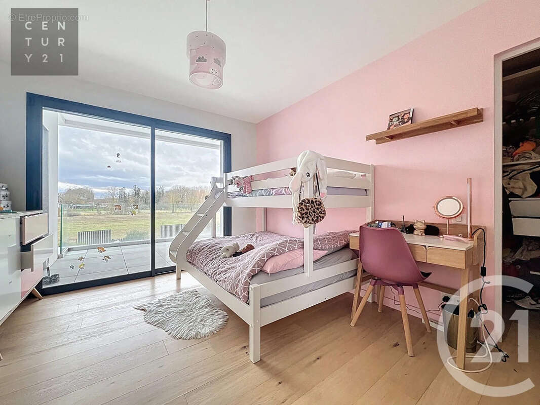 Maison à LA CHAPELLE-SAINT-LUC