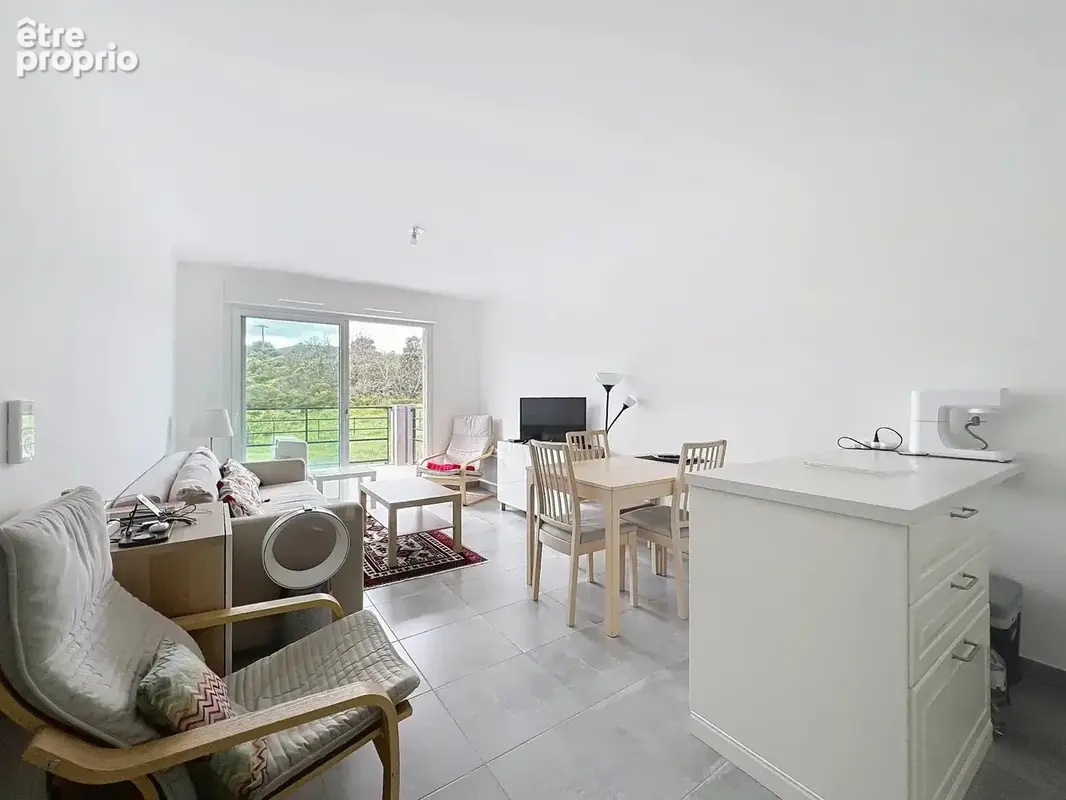 Appartement à ROQUEBRUNE-SUR-ARGENS