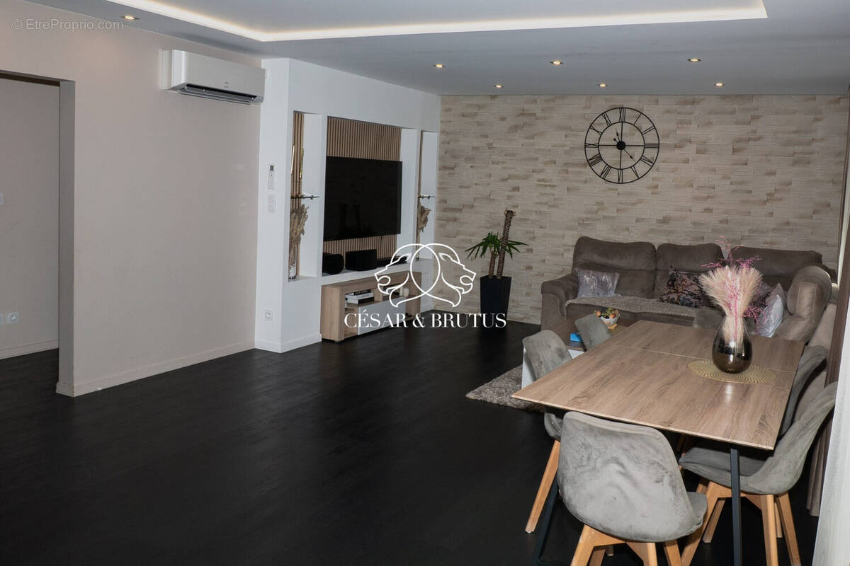 Appartement à DECINES-CHARPIEU