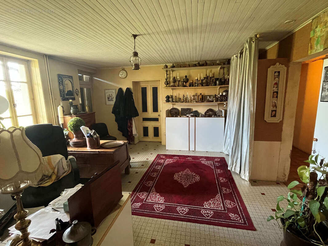 Maison à LA CHAPELLE-THECLE