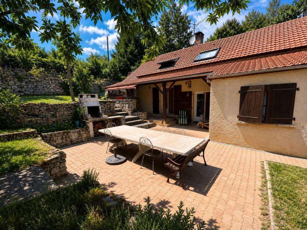 Maison de 4 pièces de 92 m² à Lamothe-Fénelon - photo 2