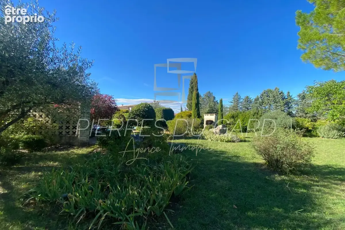 Maison 8 pièces 166 m² à vendre à Uzes (30700) - photo 2