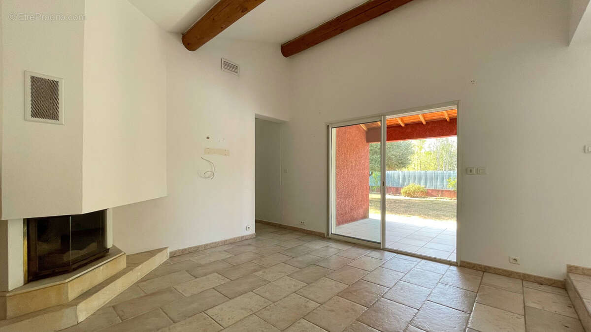 A 10 minutes d'Uzès, villa de plain-pied avec jardin, piscine et pool-house - photo 10