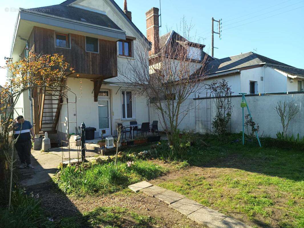 Maison à CHATEAU-RENAULT