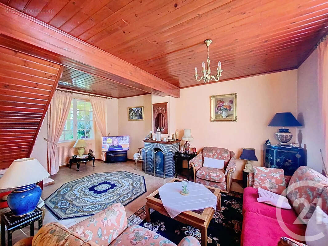 Maison à THORIGNY-SUR-OREUSE