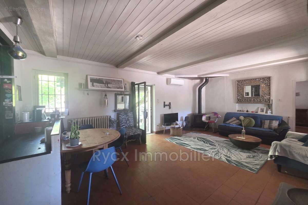 Maison à Goult  - photo 9