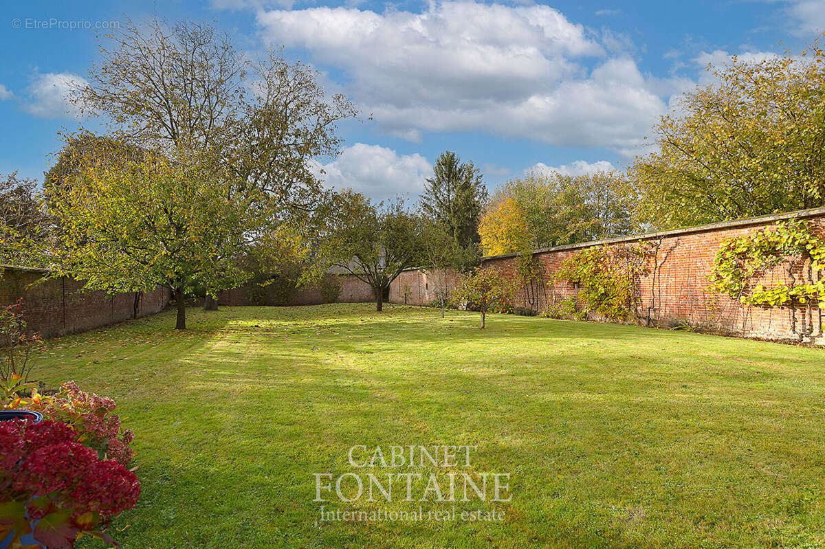 Maison à CREVECOEUR-LE-GRAND