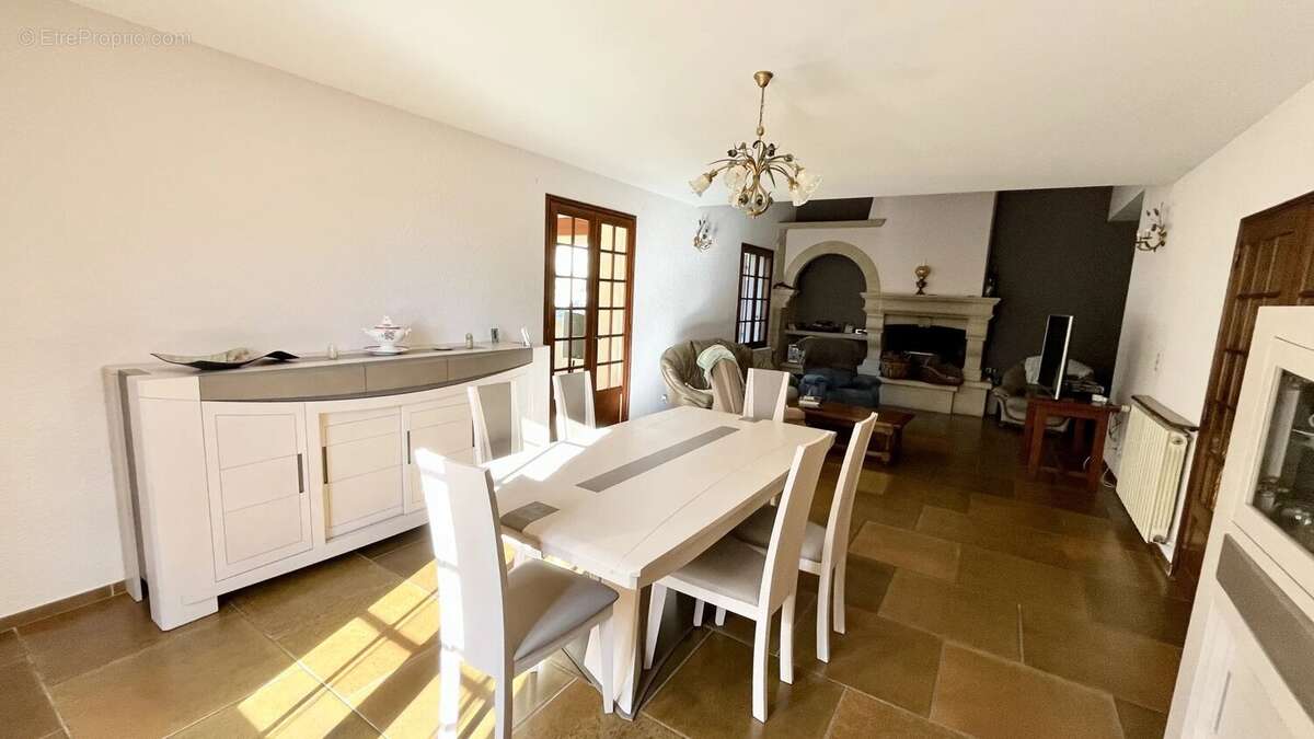 Maison à L'ISLE-SUR-LA-SORGUE