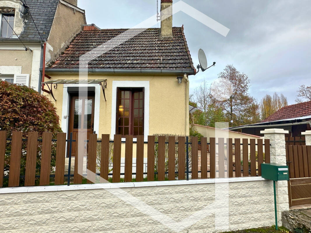 Maison à TRACY-SUR-LOIRE