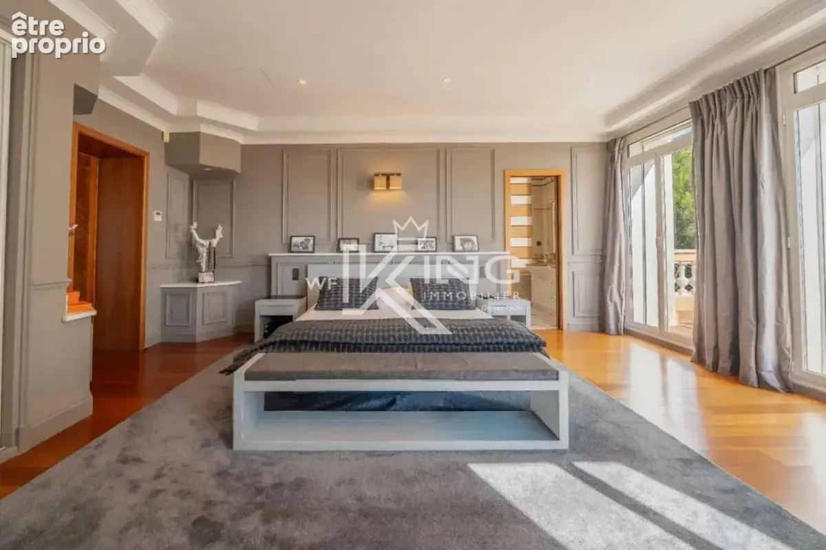 Saint Raphael appartement de prestige de 295 m² avec accès privé par ascenseur. pleine vue mer et triple garages - photo 10
