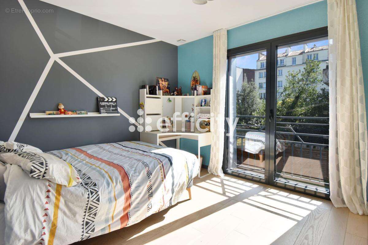 Maison à LA GARENNE-COLOMBES