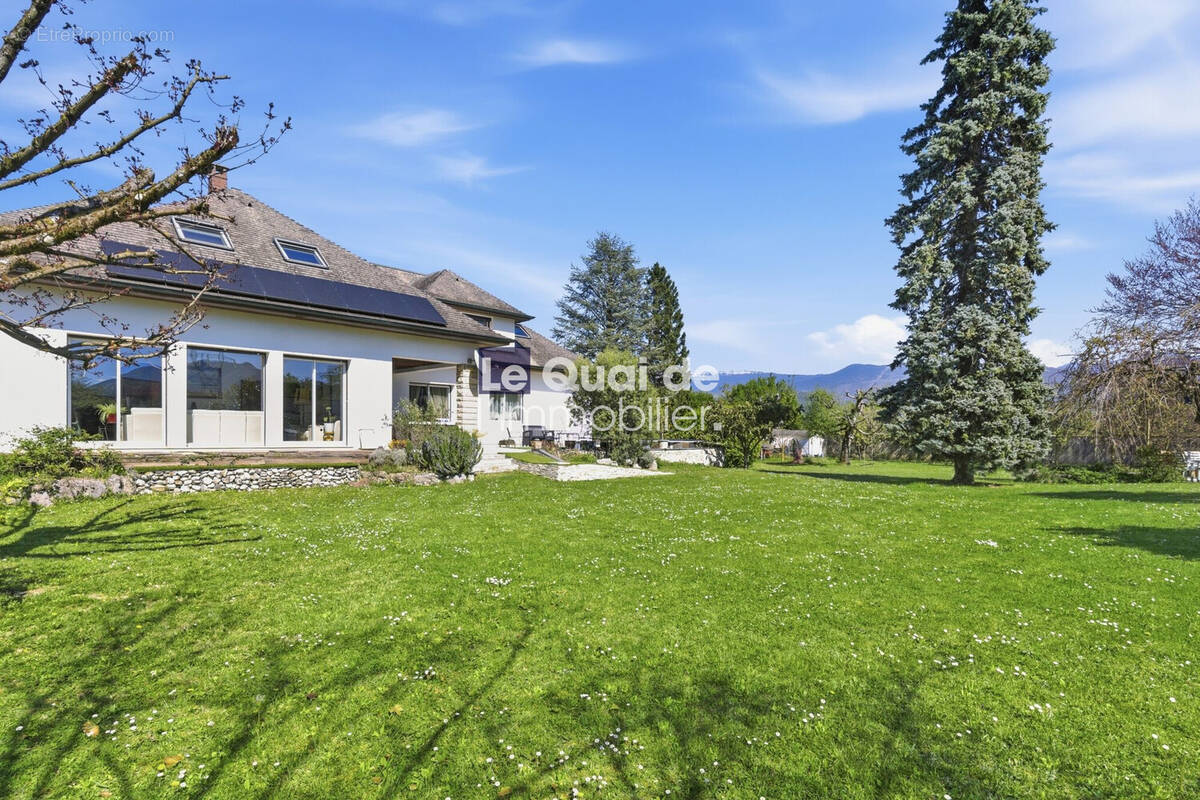 Maison 436 m² à Varces-Allieres-Et-Risset  - photo 1