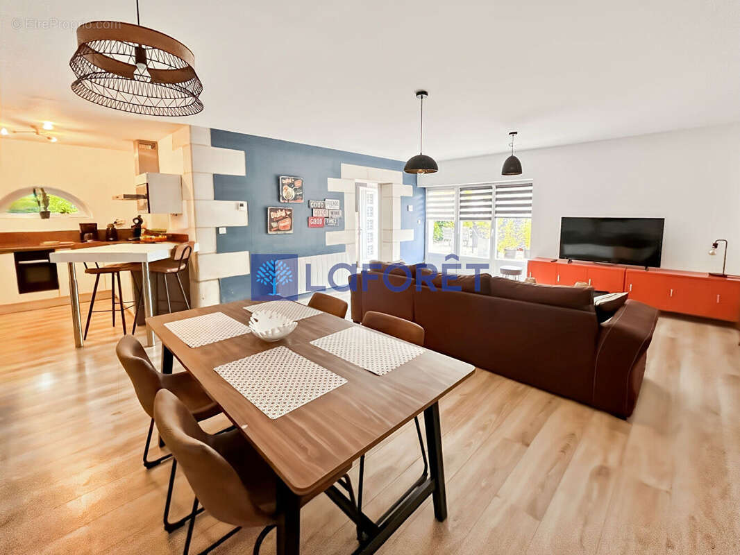 Maison à AZAY-LE-RIDEAU