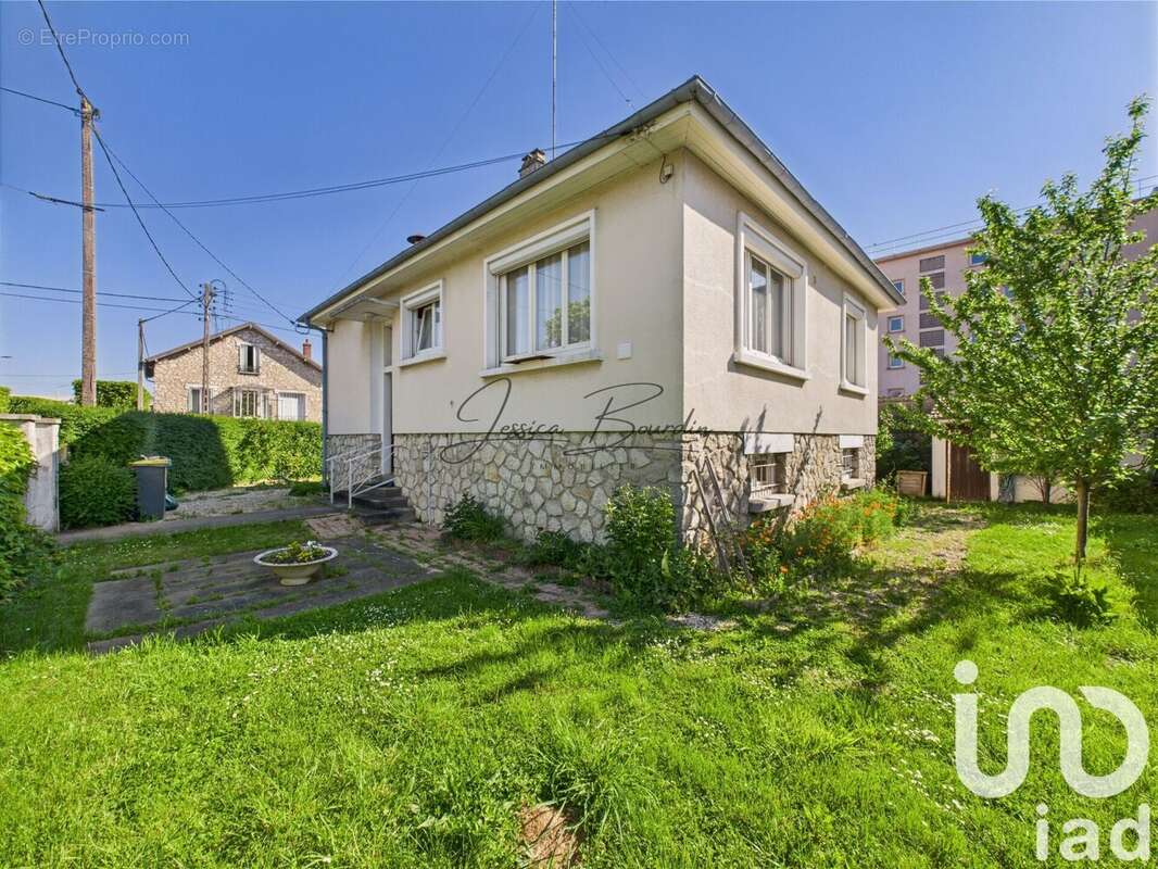 Photo 2 - Maison à MONTEREAU-FAULT-YONNE