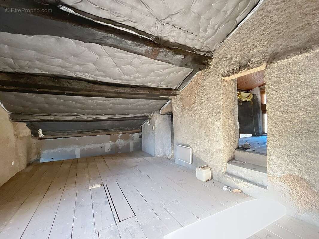 Maison à FERRIERES-POUSSAROU