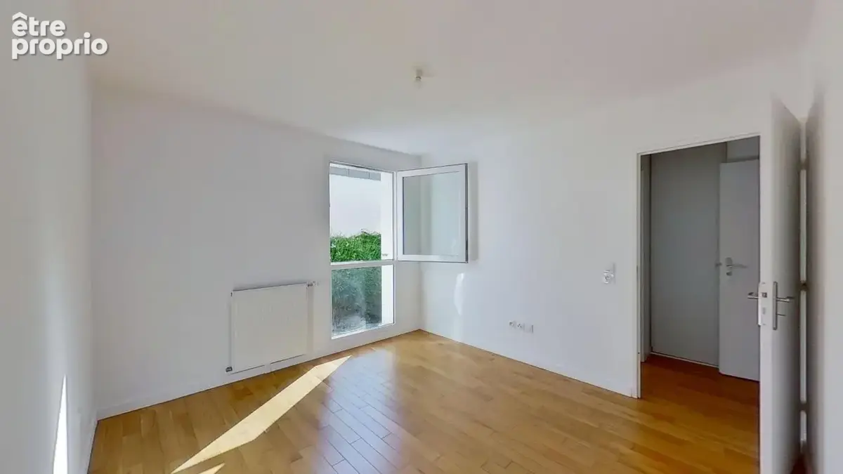 Appartement 3 pièces traversant avec balcon – Quartier des Coutures – Métro Robespierre à 400 m - photo 9