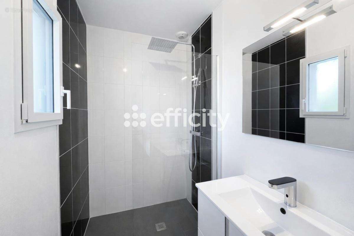 Maison 101 m² à Meursac  - photo 10