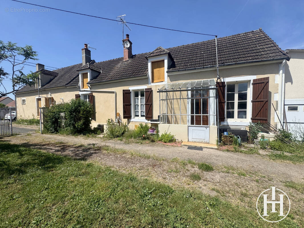 Maison à SAINT-AMAND-MONTROND